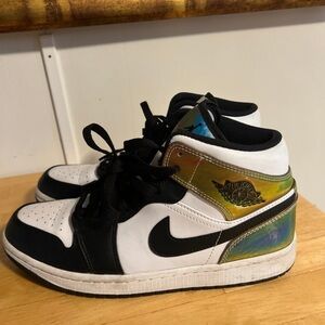 Pre-Owned Nike Air Jordan 1 Mid SE Heat Reactive DM7802-100 Shoes Mens Size 8.5